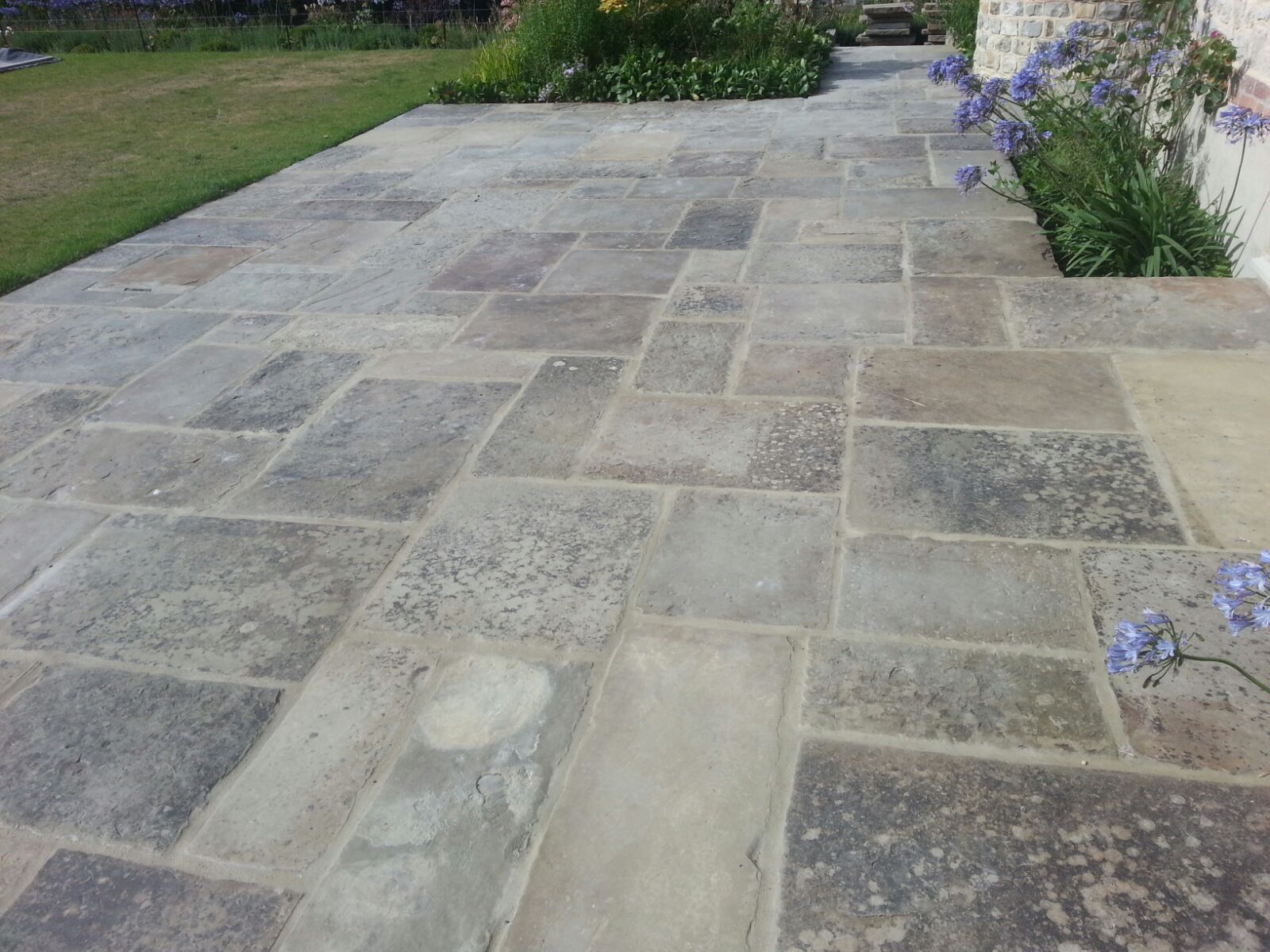 Rustic Reclaimed Yorkstone Paving Yorkstone Supplies